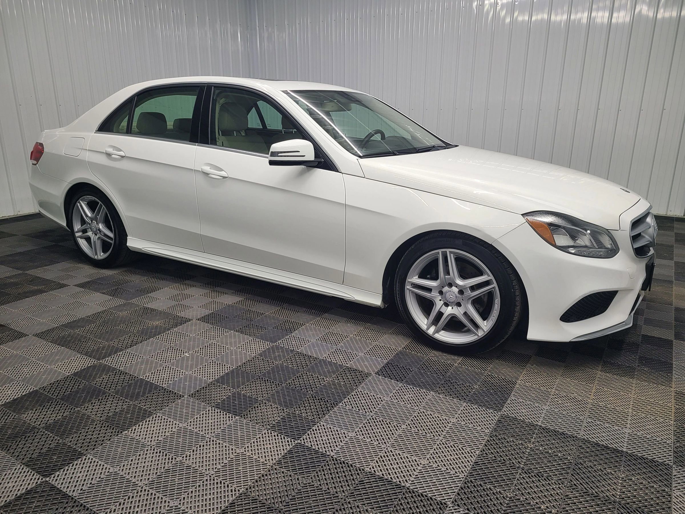 Used 2014 Mercedes-Benz E 350 4MATIC Sedan image 1