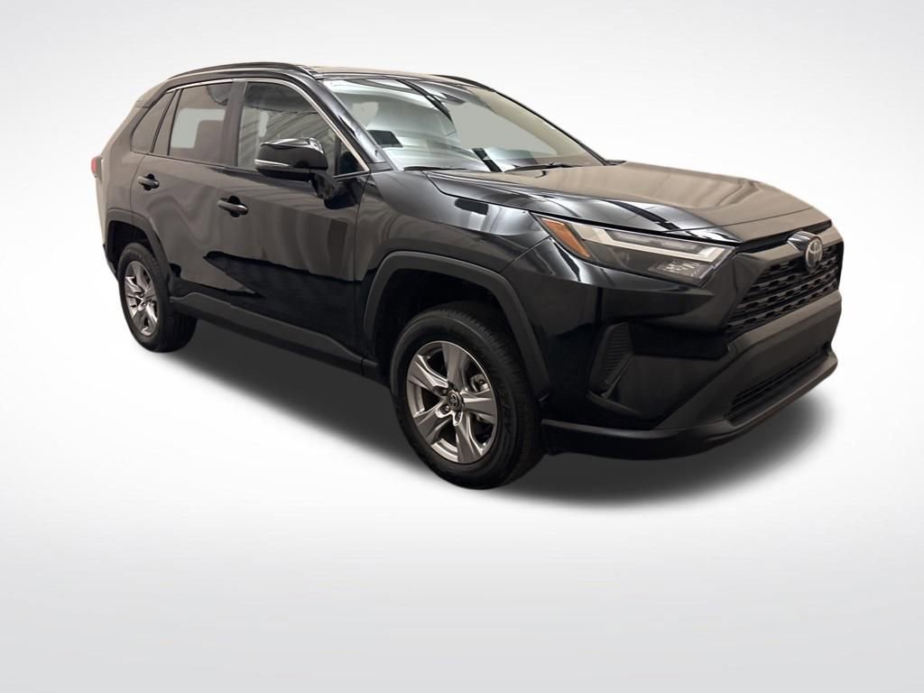 Used 2025 Toyota RAV4 XLE image 3