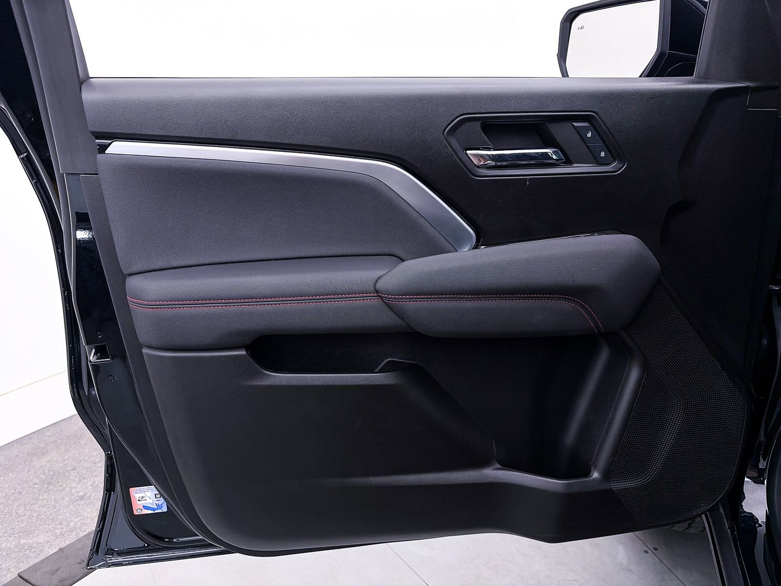 Used 2024 Chevrolet Colorado Z71 w/ Z71 Convenience Package 2 image 15