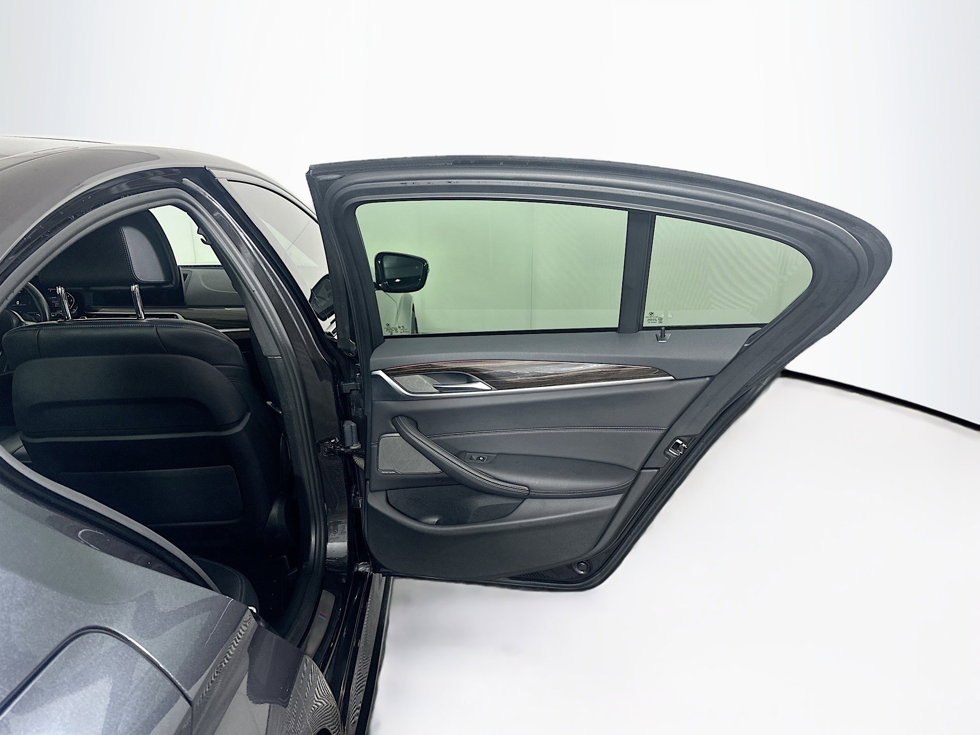 Used 2021 BMW 540i w/ M Sport Package image 33