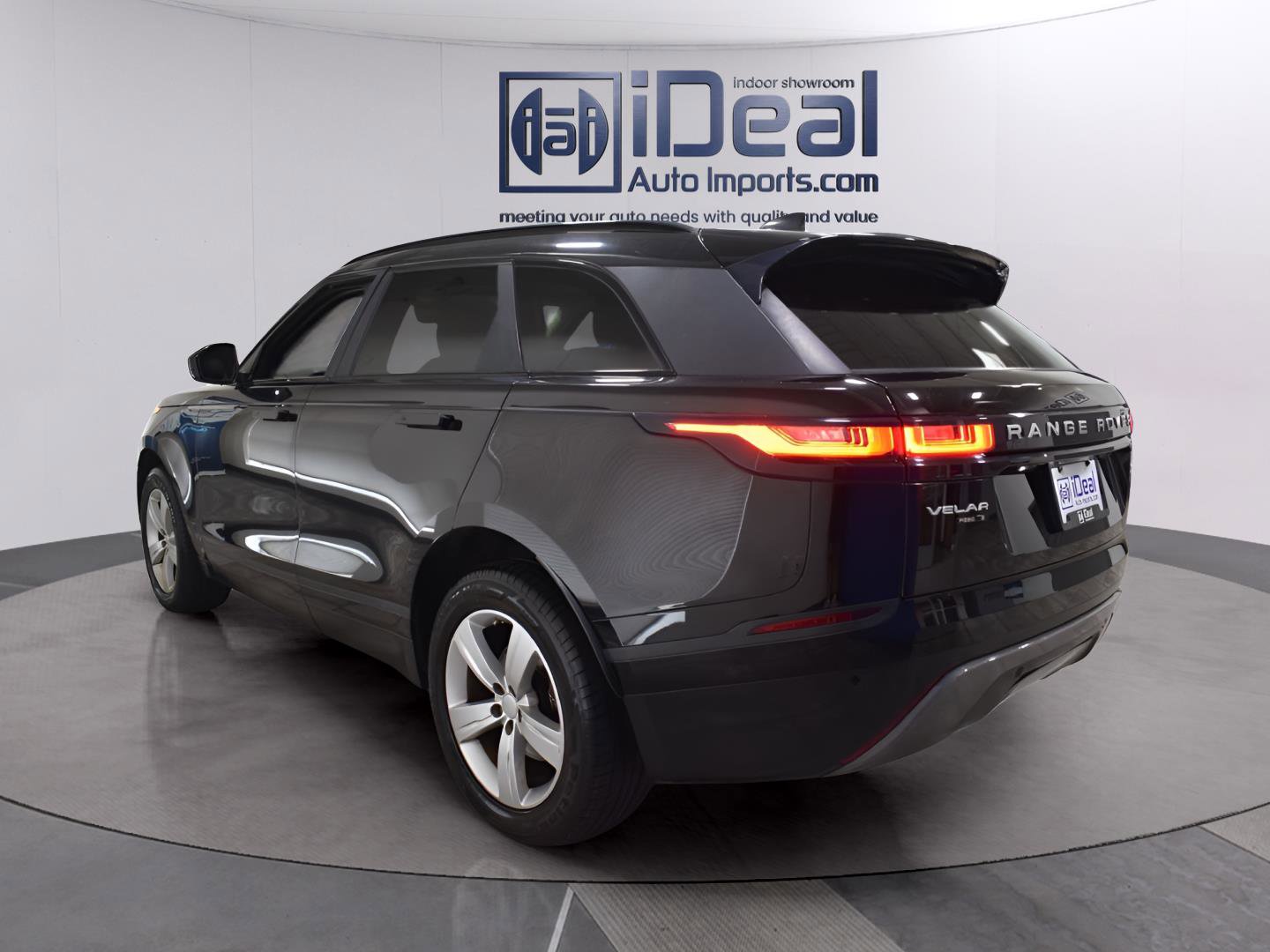 Used 2019 Land Rover Range Rover Velar S AWD/4WD image 4