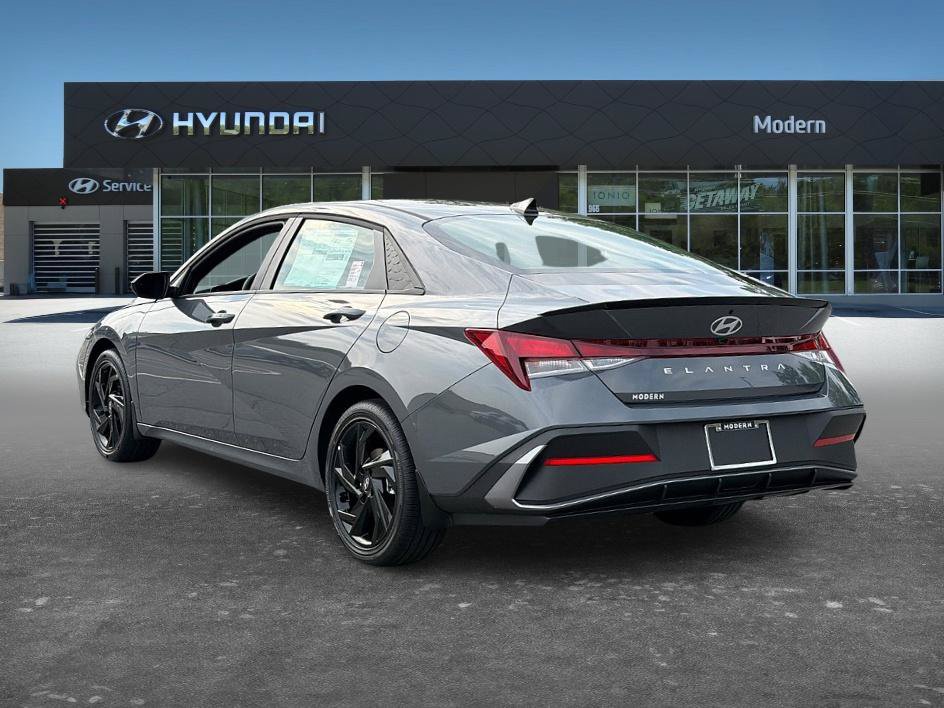 New 2026 Hyundai Elantra SEL Sport FWD image 4
