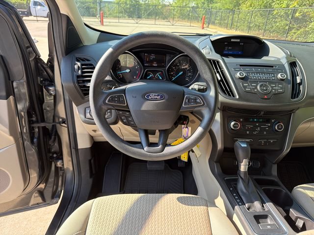 Used 2017 Ford Escape SE FWD image 16