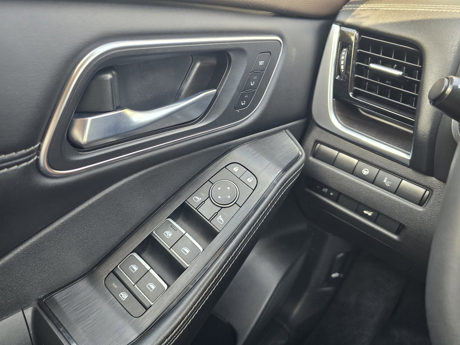 Used 2021 Nissan Rogue Platinum image 23