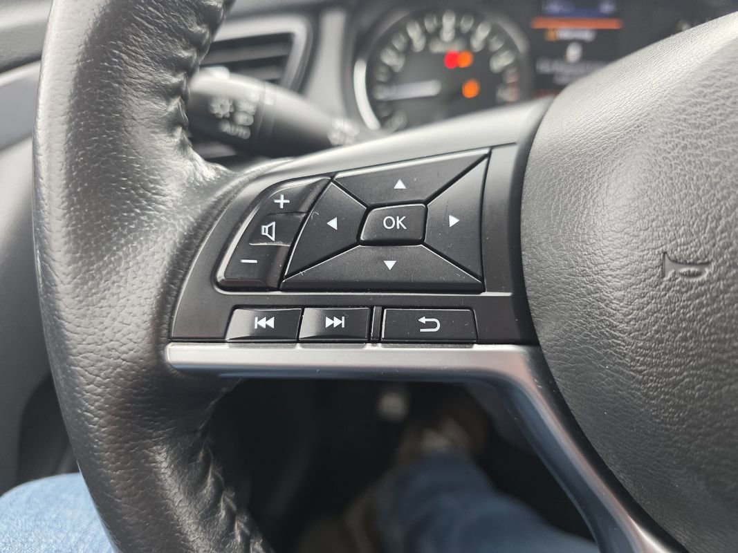 Used 2020 Nissan Rogue SV image 22