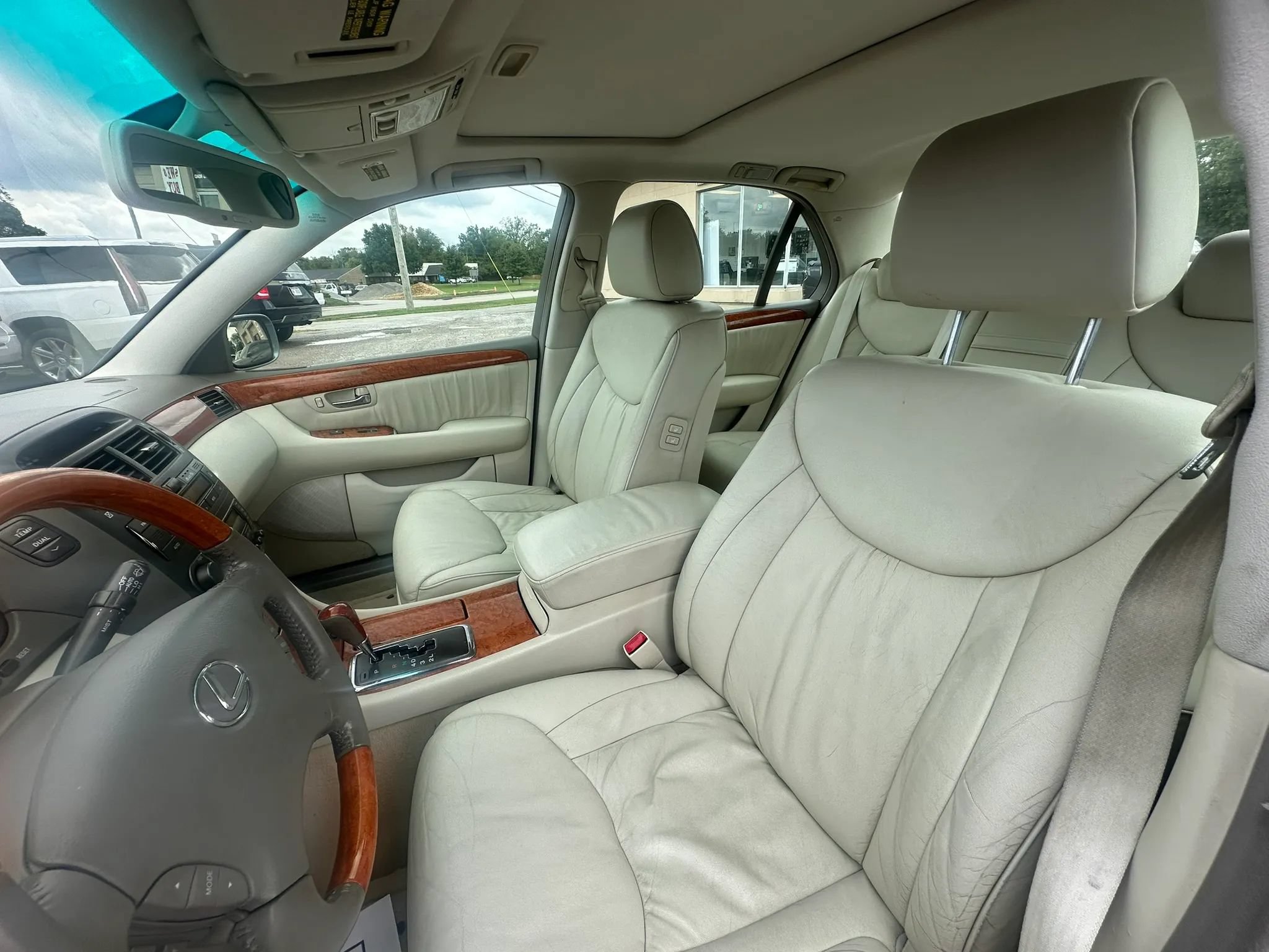 Used 2001 Lexus LS 430 RWD image 15