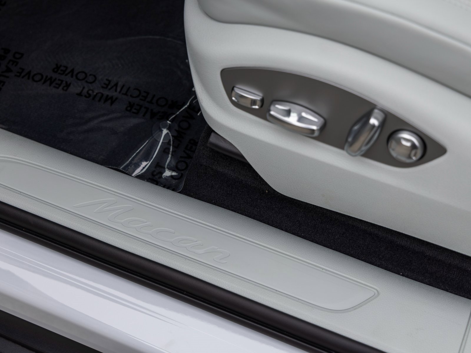 New 2025 Porsche Macan image 26