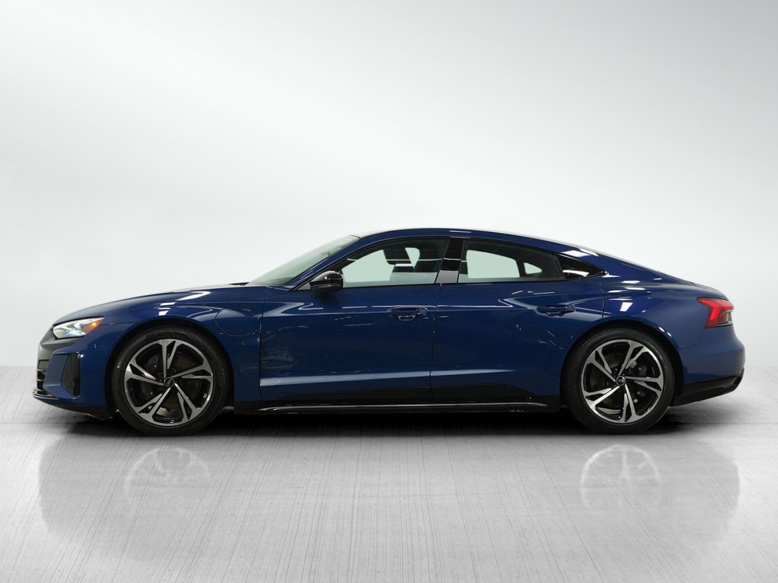 Used 2023 Audi e-tron GT Premium Plus w/ Performance Package image 3