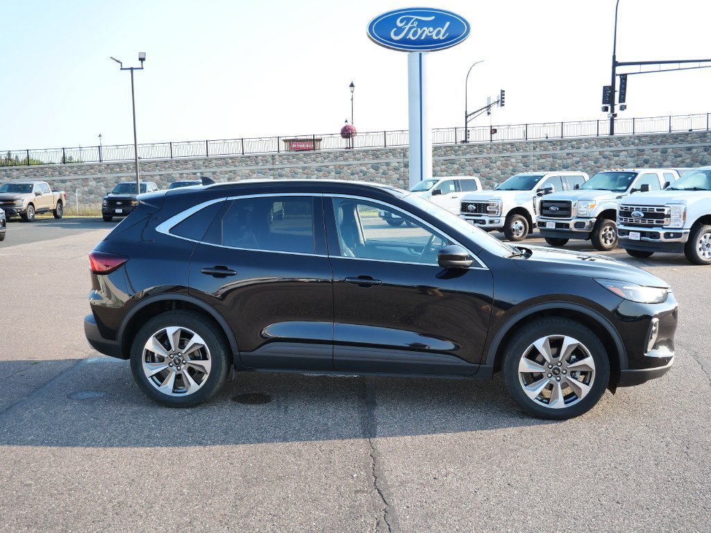 Certified 2024 Ford Escape Platinum AWD/4WD image 5
