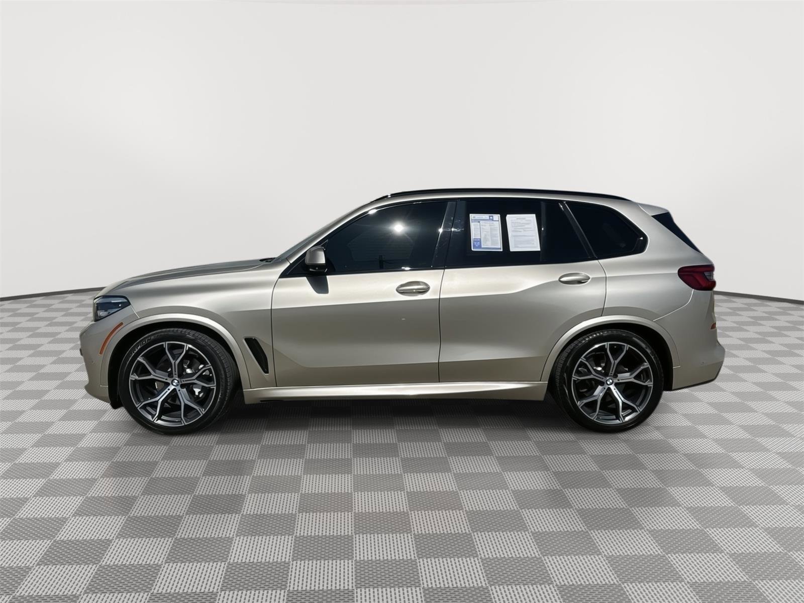 Used 2019 BMW X5 xDrive40i w/ M Sport Package image 4