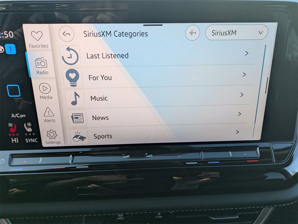 Used 2024 Volkswagen Atlas SE image 23