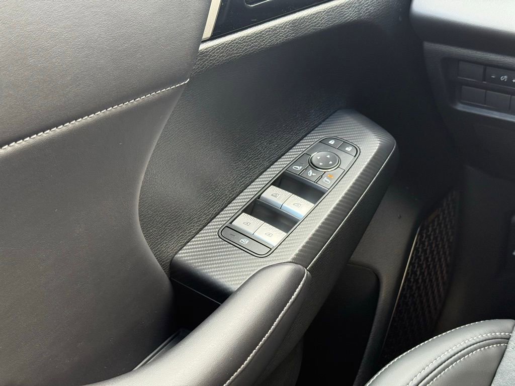 New 2026 Mitsubishi Outlander SE image 7