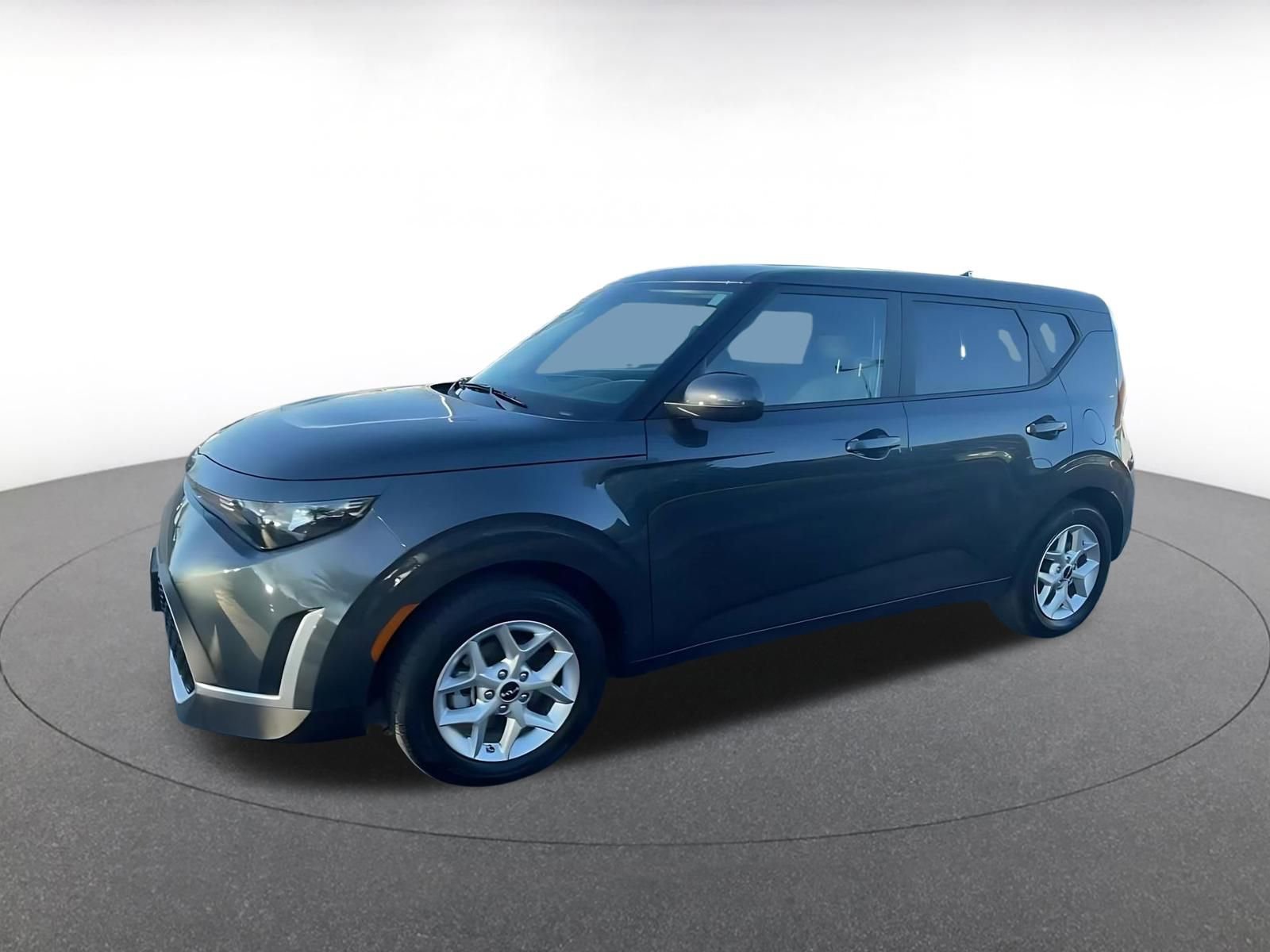 Used 2025 Kia Soul LX w/ LX Technology Package image 8