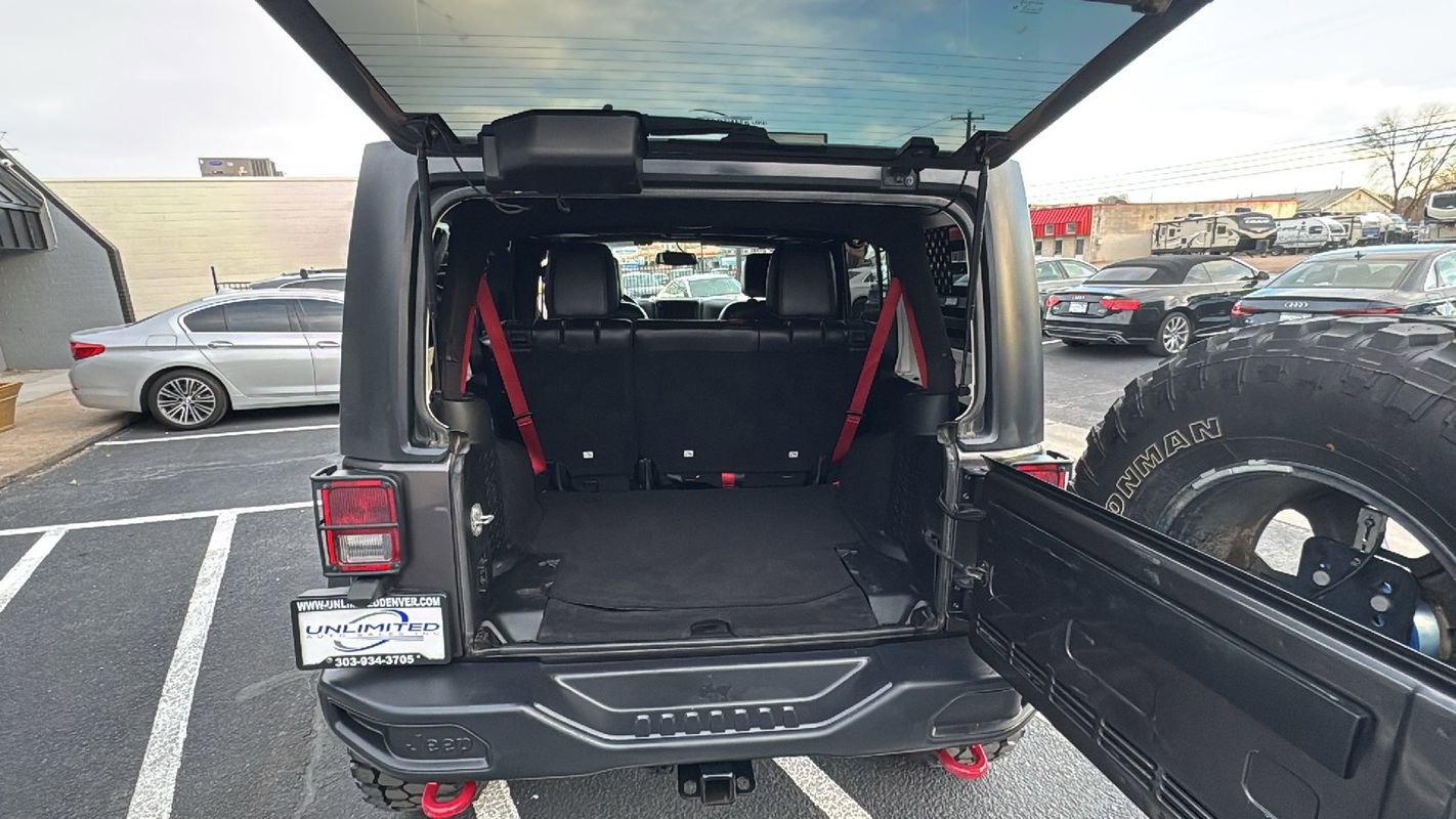 Used 2018 Jeep Wrangler Unlimited Rubicon image 16