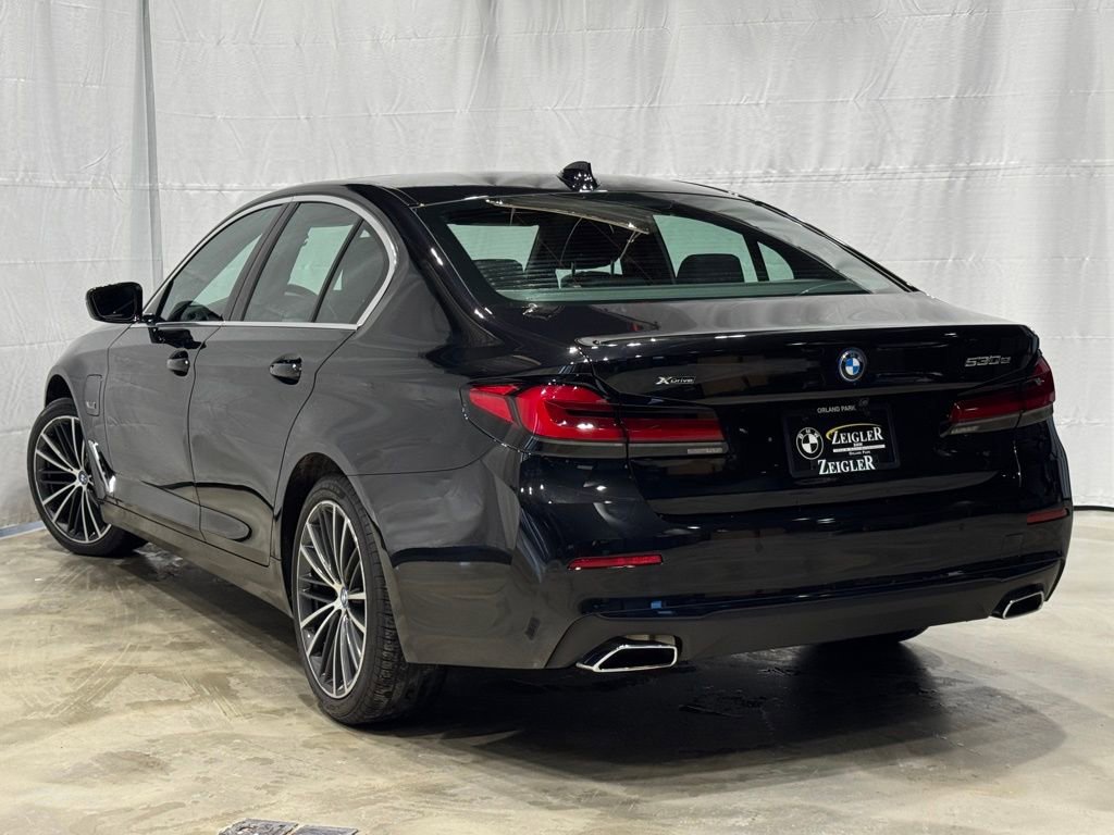 Certified 2023 BMW 530e xDrive w/ Premium Package video 4