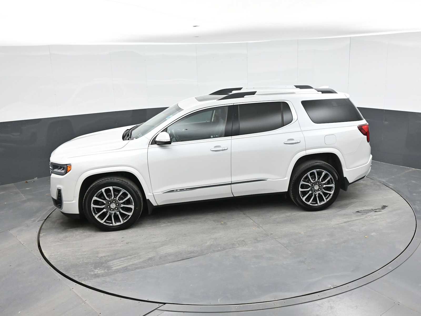 Used 2020 GMC Acadia Denali w/ LPO, Floor Liner Package AWD/4WD image 29