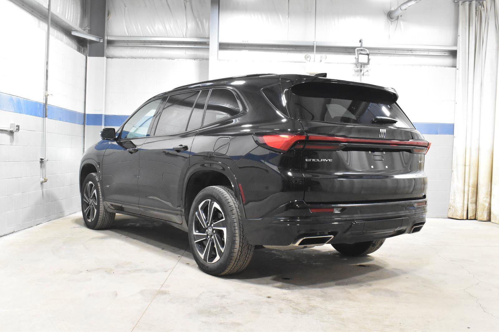Used 2025 Buick Enclave Sport Touring FWD image 26