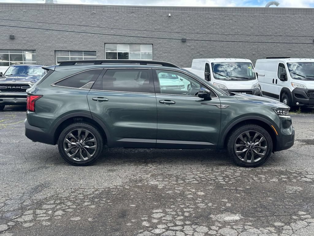 Used 2022 Kia Sorento SX Prestige AWD/4WD image 2