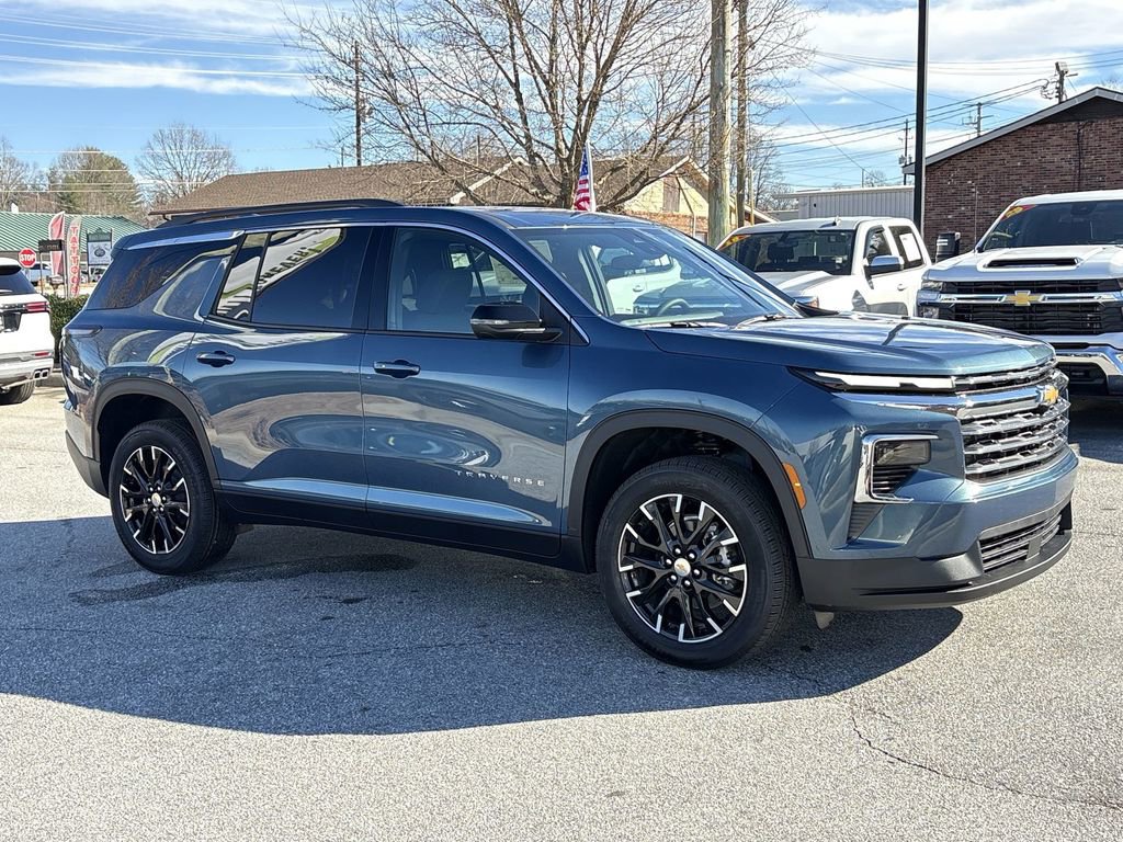 New 2026 Chevrolet Traverse LT w/ Sun and Wheel Package image 2