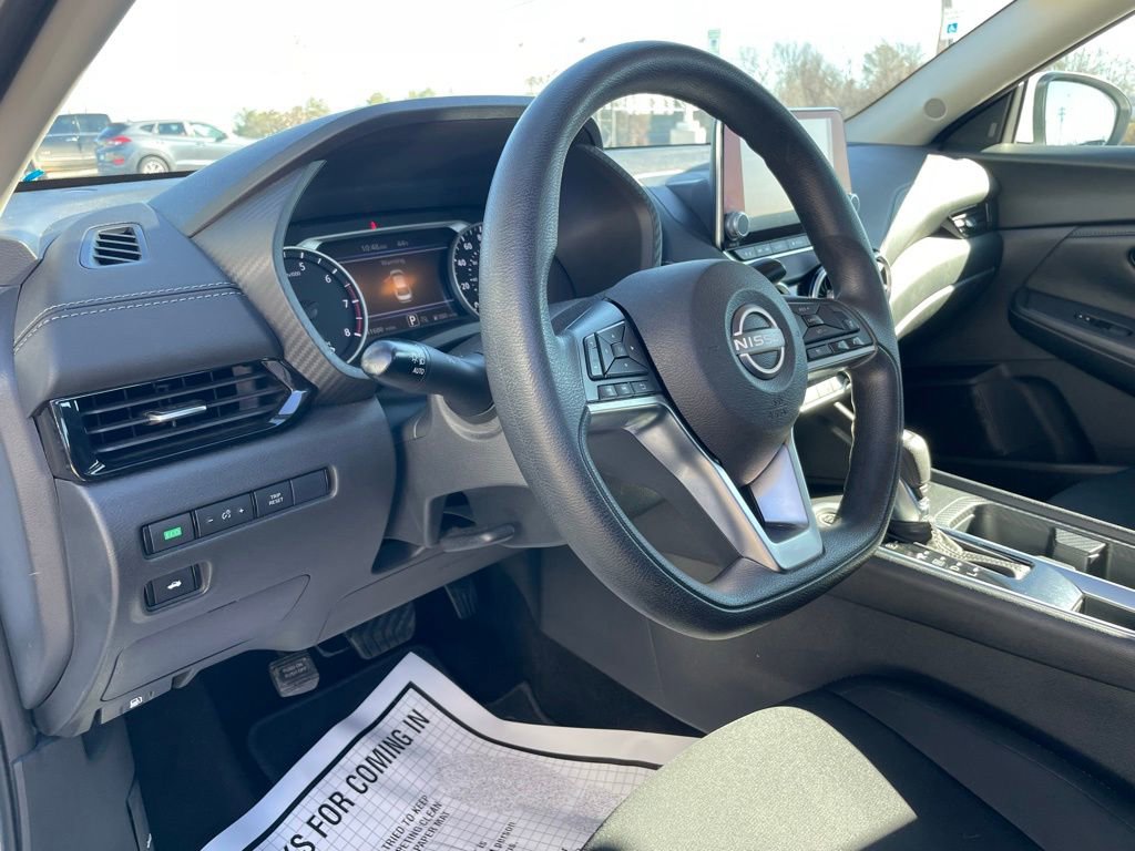 Used 2024 Nissan Sentra SV image 9