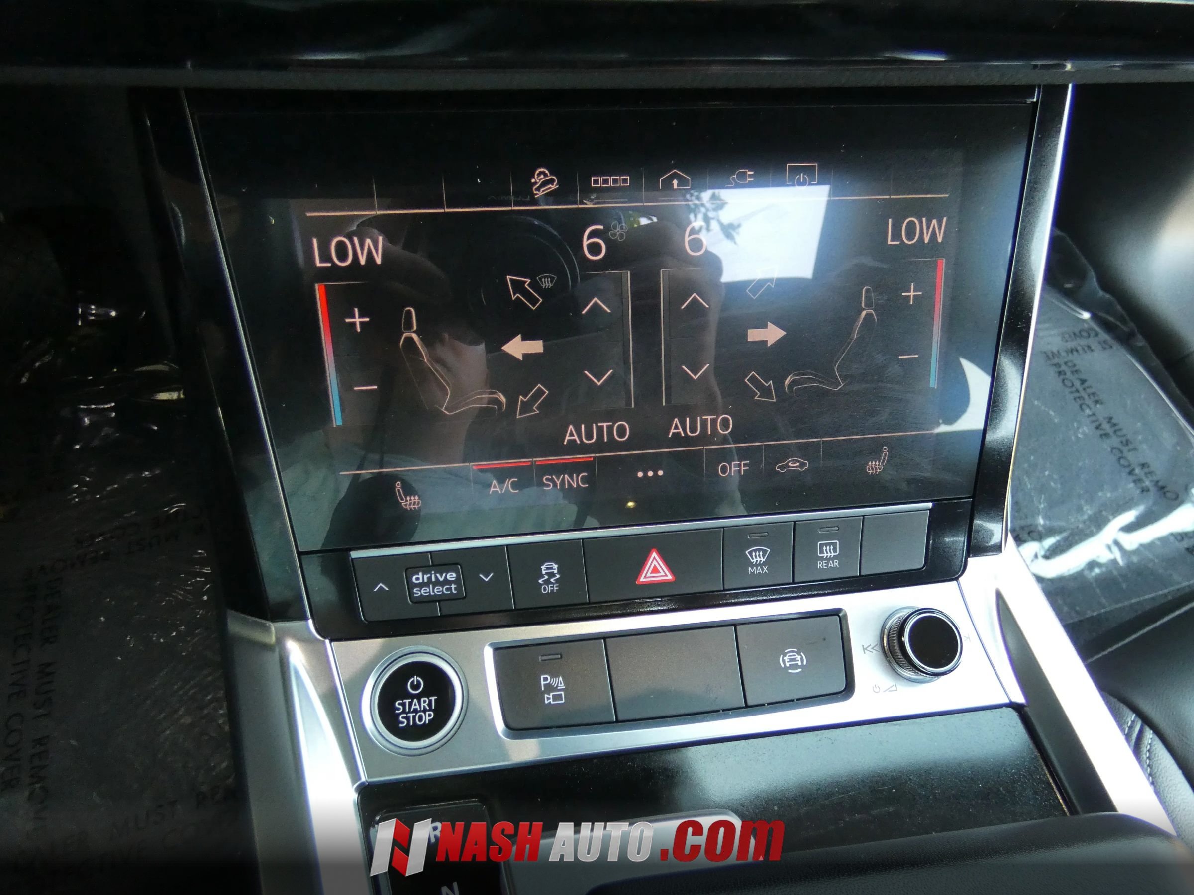 Used 2021 Audi e-tron Premium w/ Convenience Plus Package AWD/4WD image 54