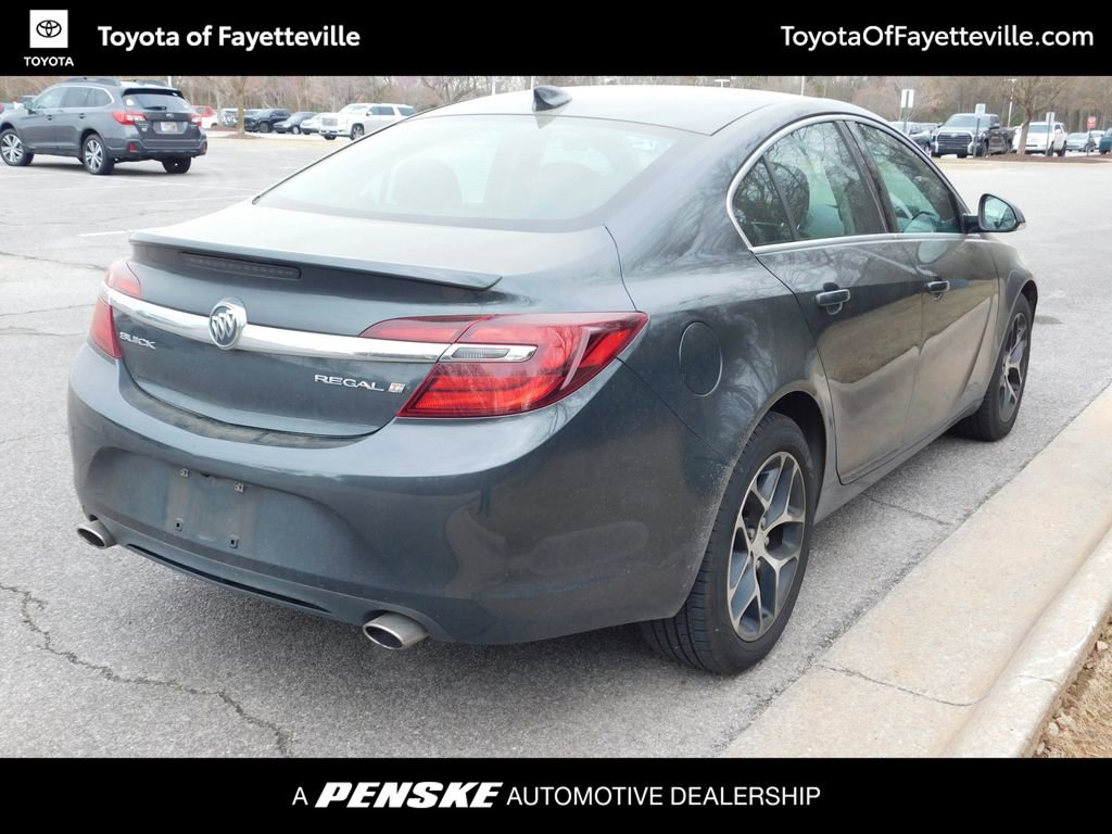 Used 2017 Buick Regal Sport Touring image 4