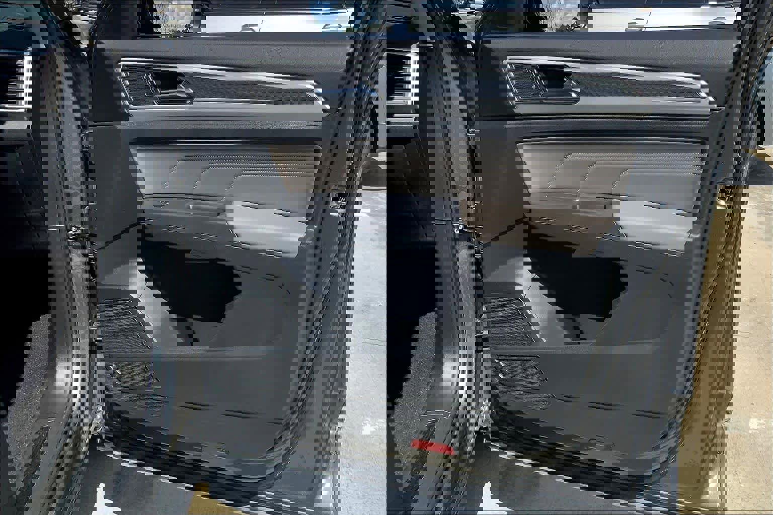 Used 2021 Volkswagen Atlas SE w/ Panoramic Sunroof Package image 26