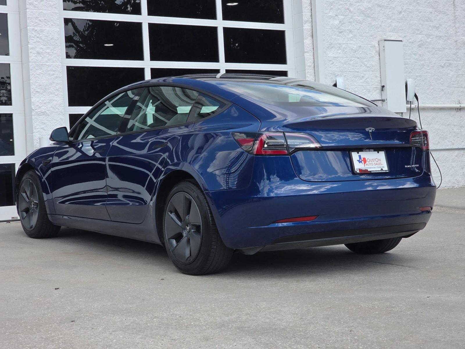 Used 2022 Tesla Model 3 Long Range AWD/4WD image 7