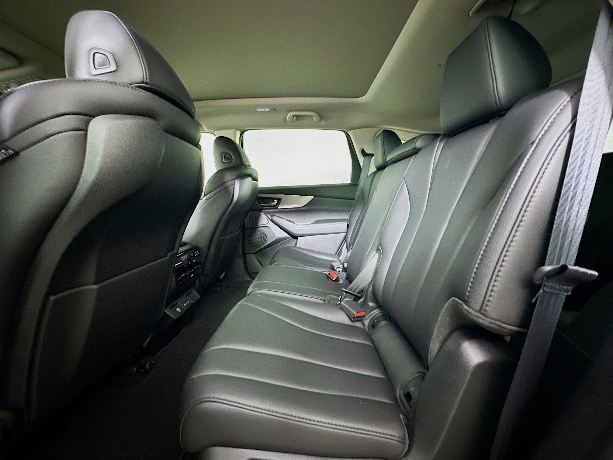 Used 2025 Acura MDX FWD image 29