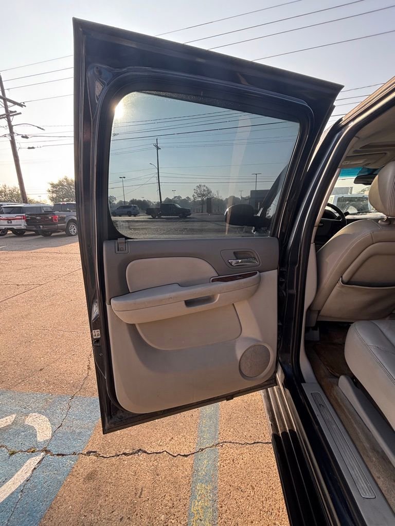Used 2007 Chevrolet Avalanche LT w/ LT Preferred Equipment Group image 11