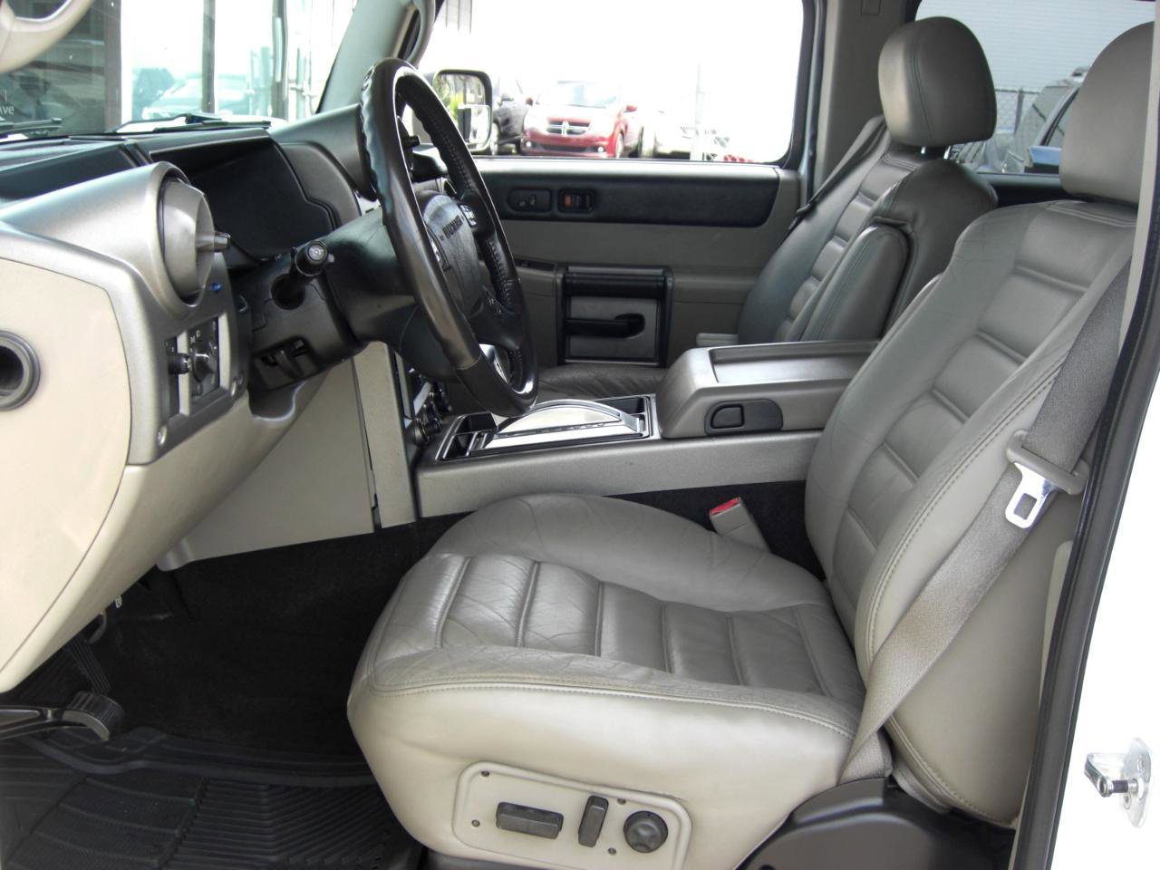 Used 2003 HUMMER H2 w/ Preferred Equipment Group image 20