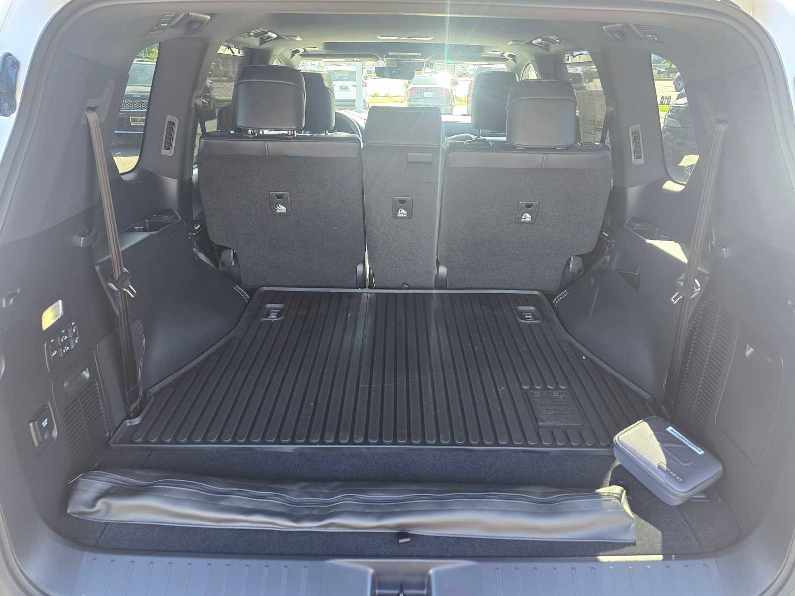 New 2026 Lexus LX 600 4WD w/ Luxury Package image 14
