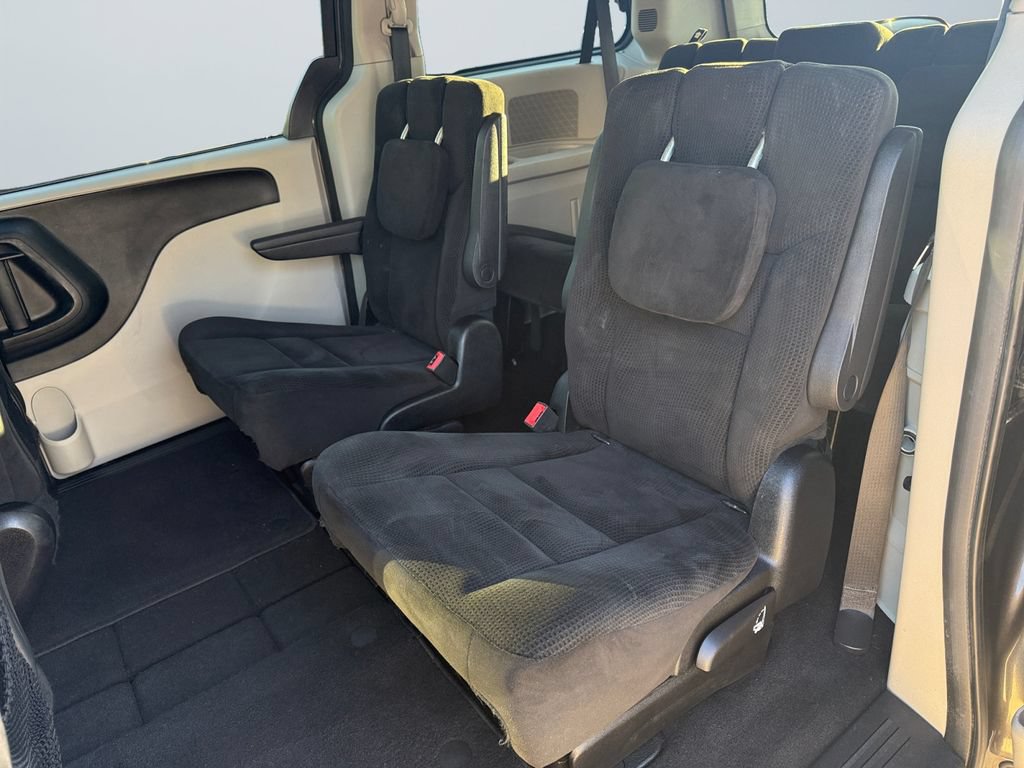 Used 2016 Dodge Grand Caravan SE w/ Quick Order Package 29E SE FWD image 13