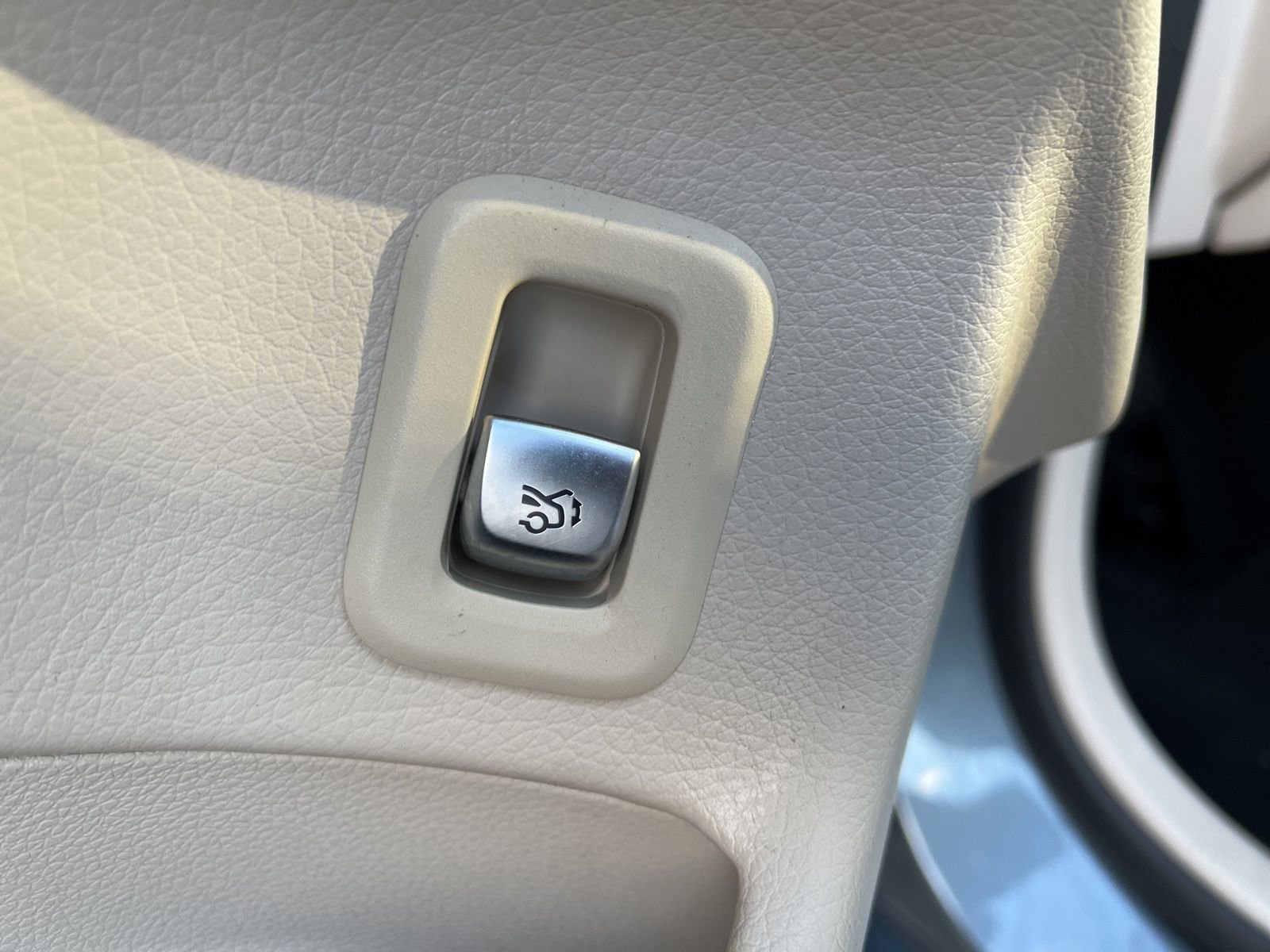 Used 2019 Mercedes-Benz GLC 300 4MATIC image 44