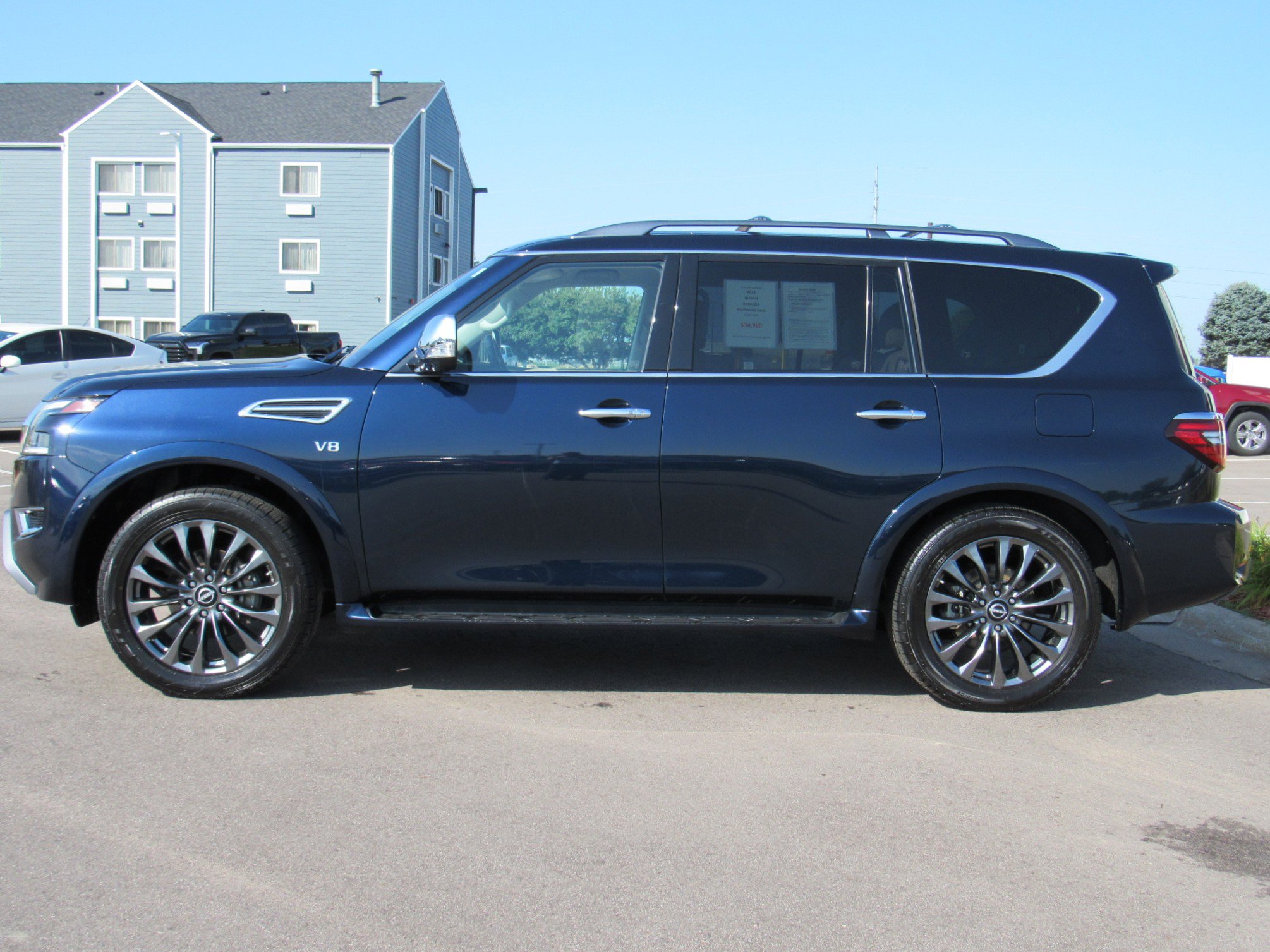 Used 2021 Nissan Armada Platinum w/ Captain's Chairs Package AWD/4WD image 9
