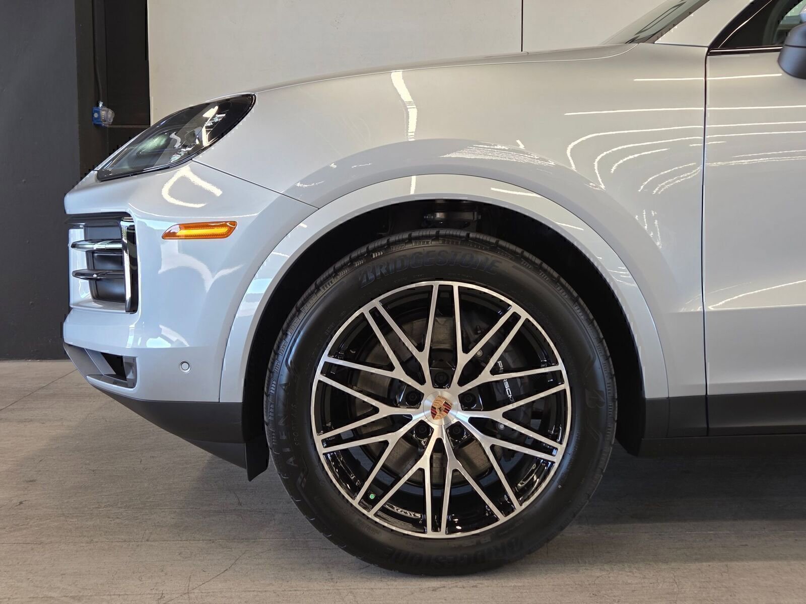 Certified 2026 Porsche Cayenne AWD/4WD image 9