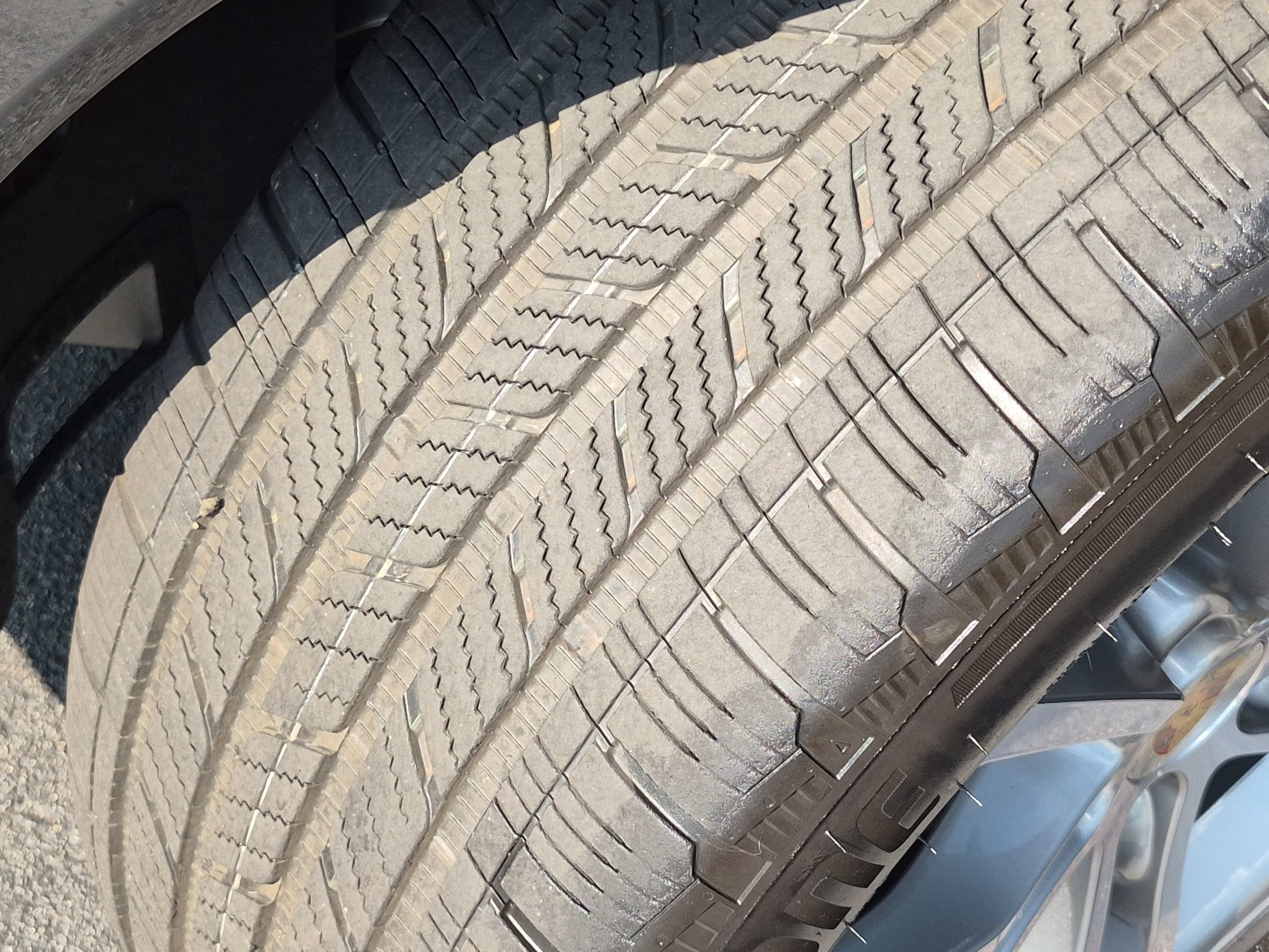 Certified 2024 Porsche Cayenne AWD/4WD image 37