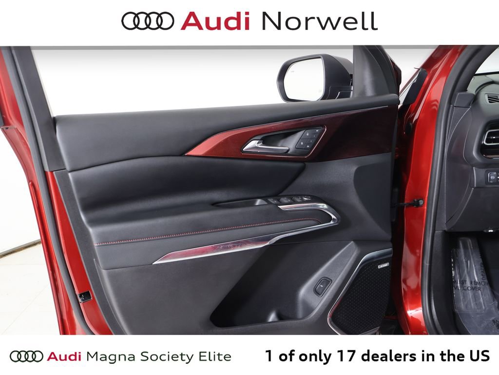 Used 2024 Chevrolet Traverse RS image 22