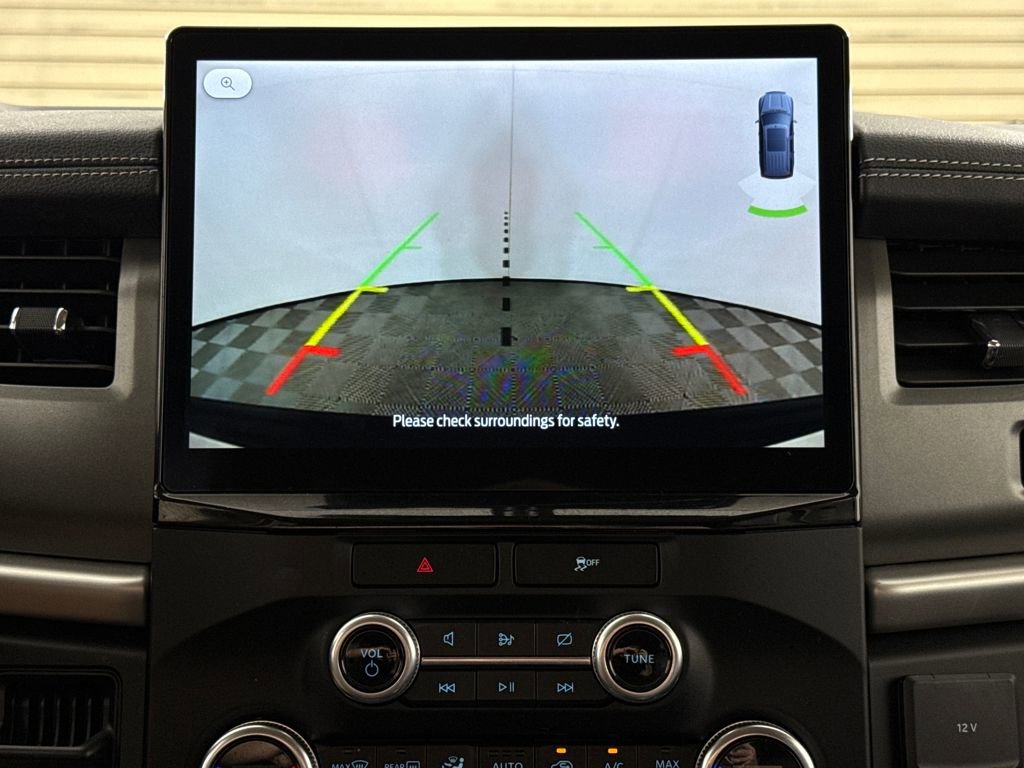 Used 2023 Ford Expedition XLT image 16