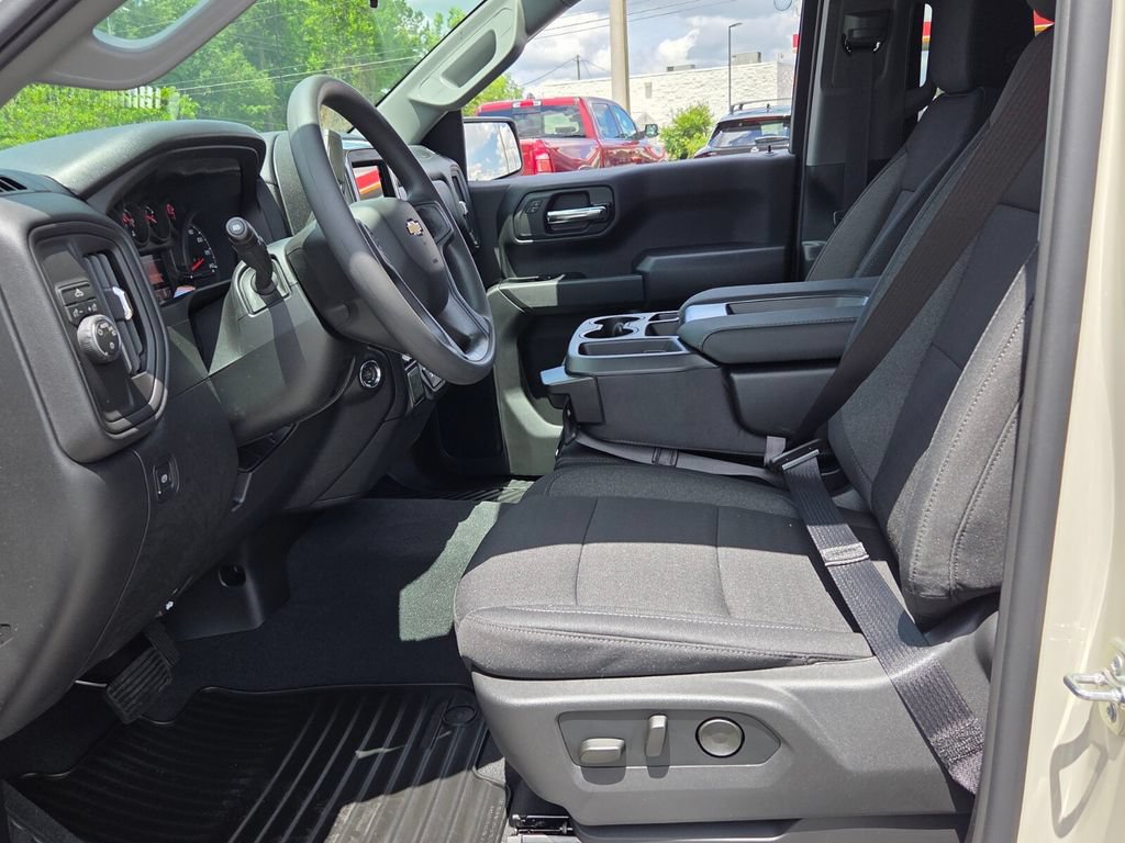 New 2026 Chevrolet Silverado 1500 Custom RWD image 3