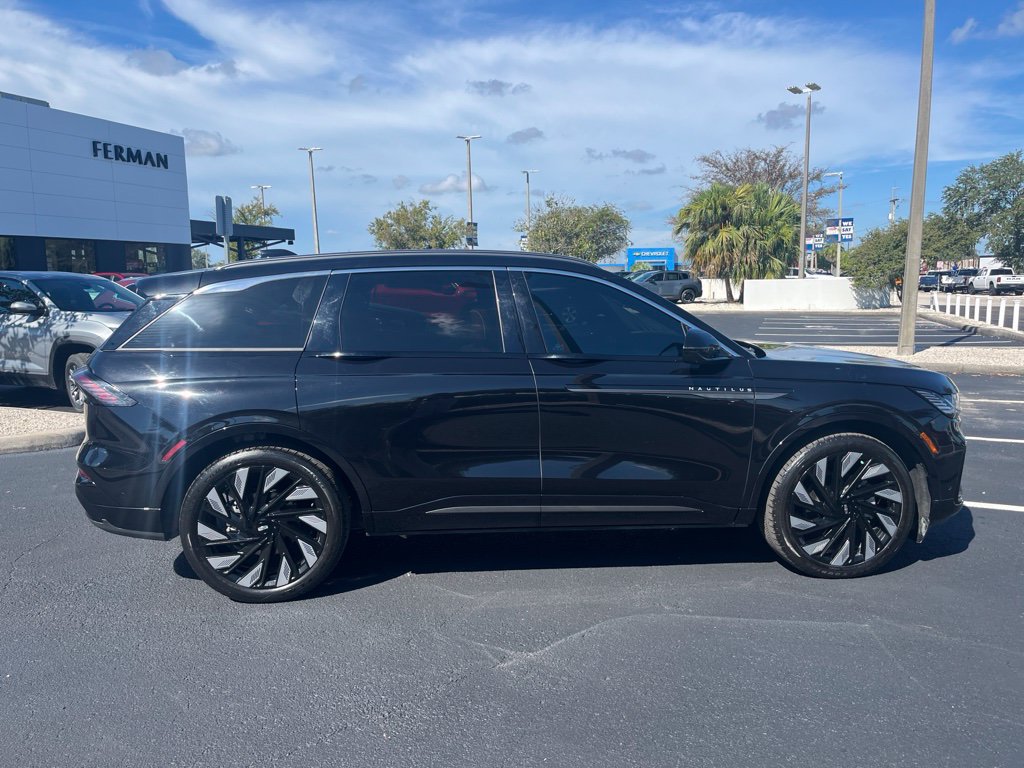 Used 2024 Lincoln Nautilus Black Label w/ Jet Appearance Package (87T) AWD/4WD image 3