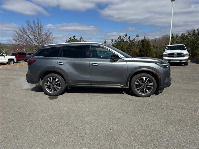 Used 2024 INFINITI QX60 Luxe image 3