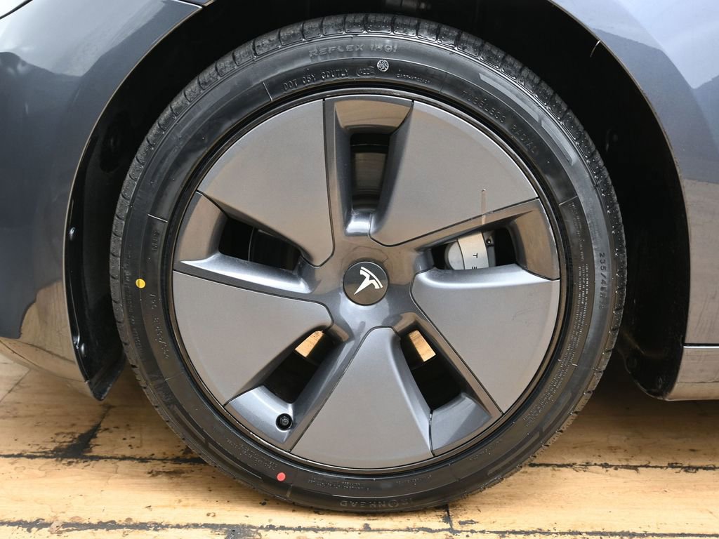 Used 2023 Tesla Model 3 Standard Range image 10
