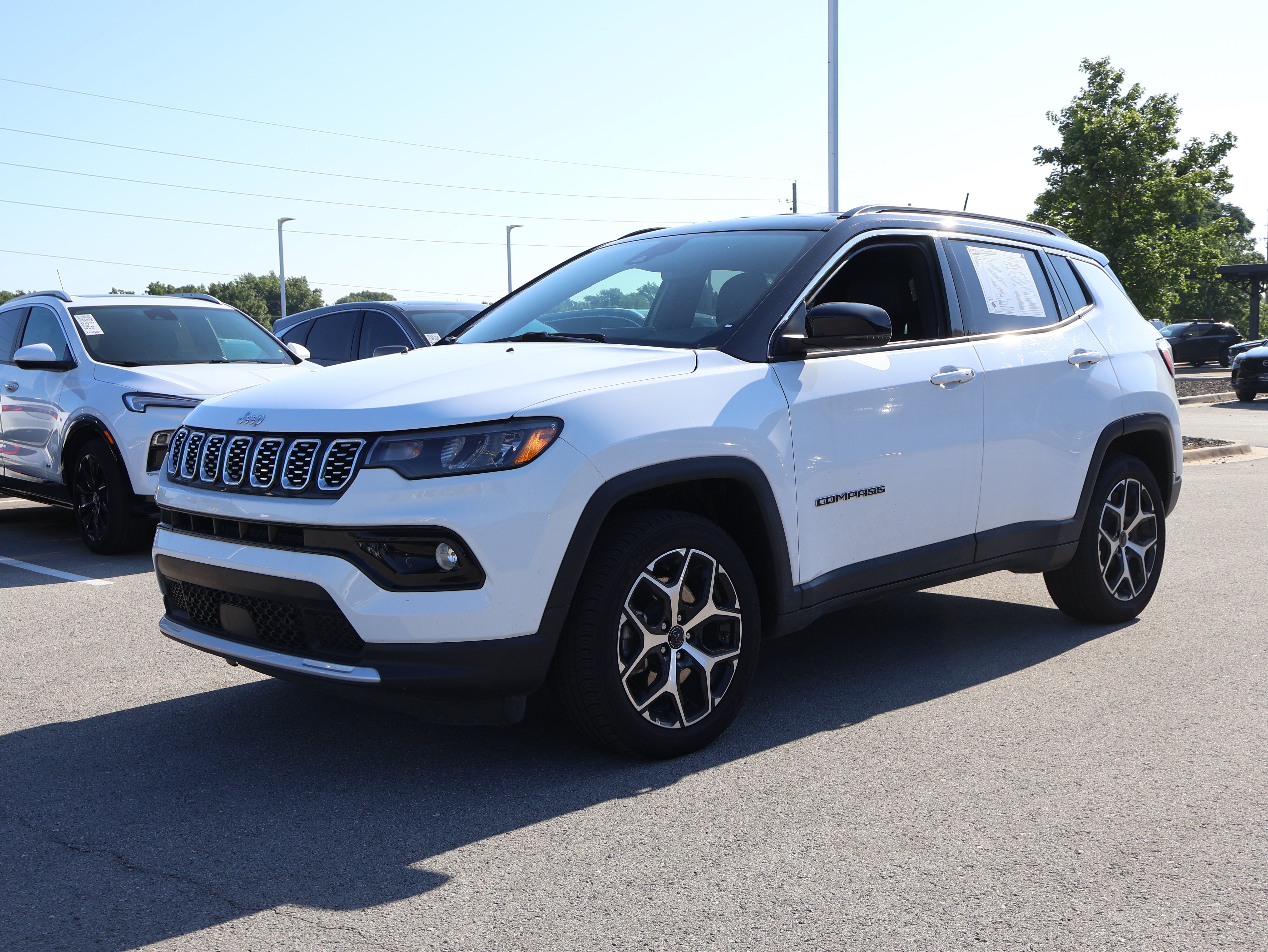 Used 2025 Jeep Compass Limited AWD/4WD image 3