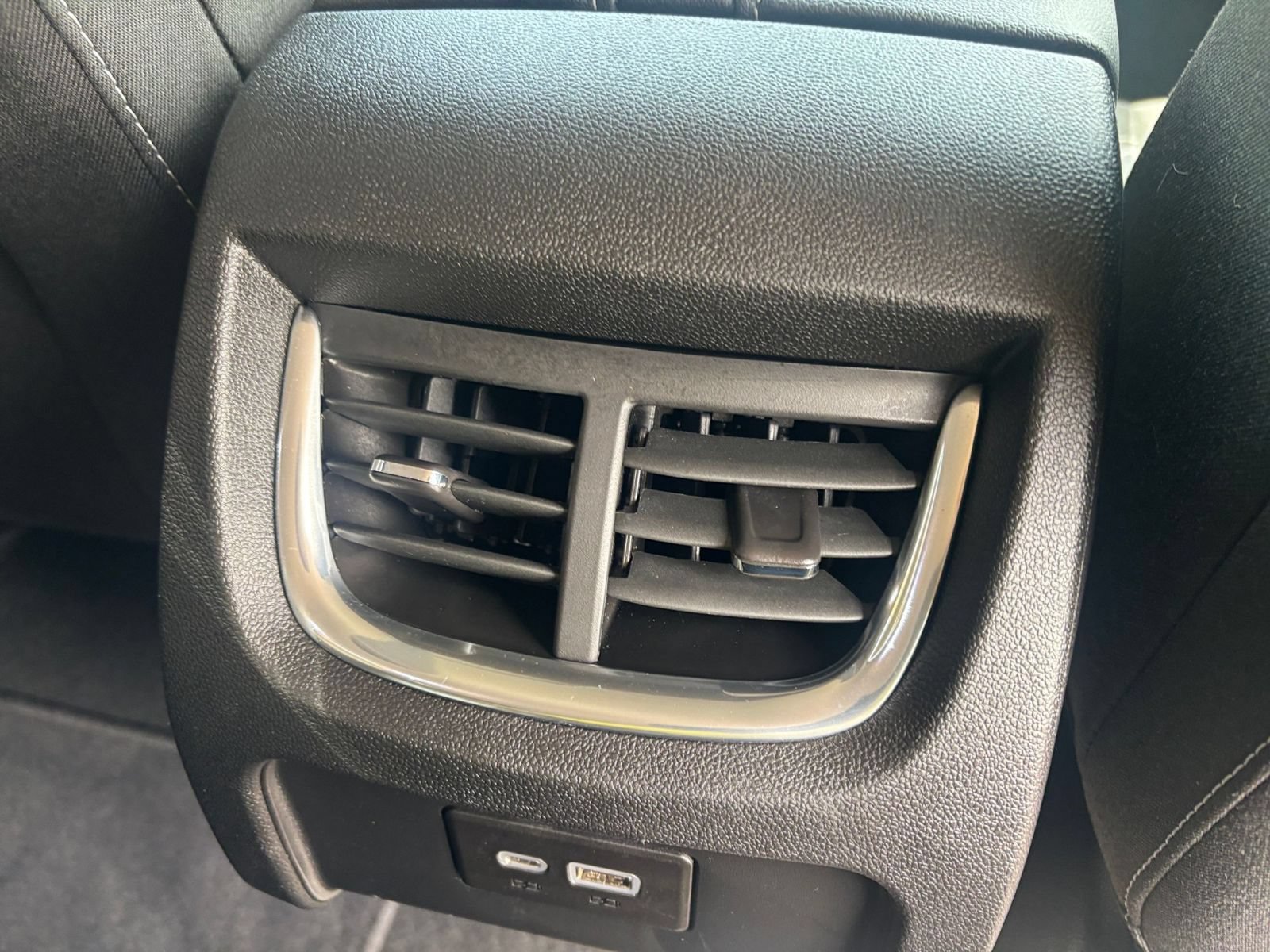 Used 2025 Chevrolet Blazer LT FWD image 24