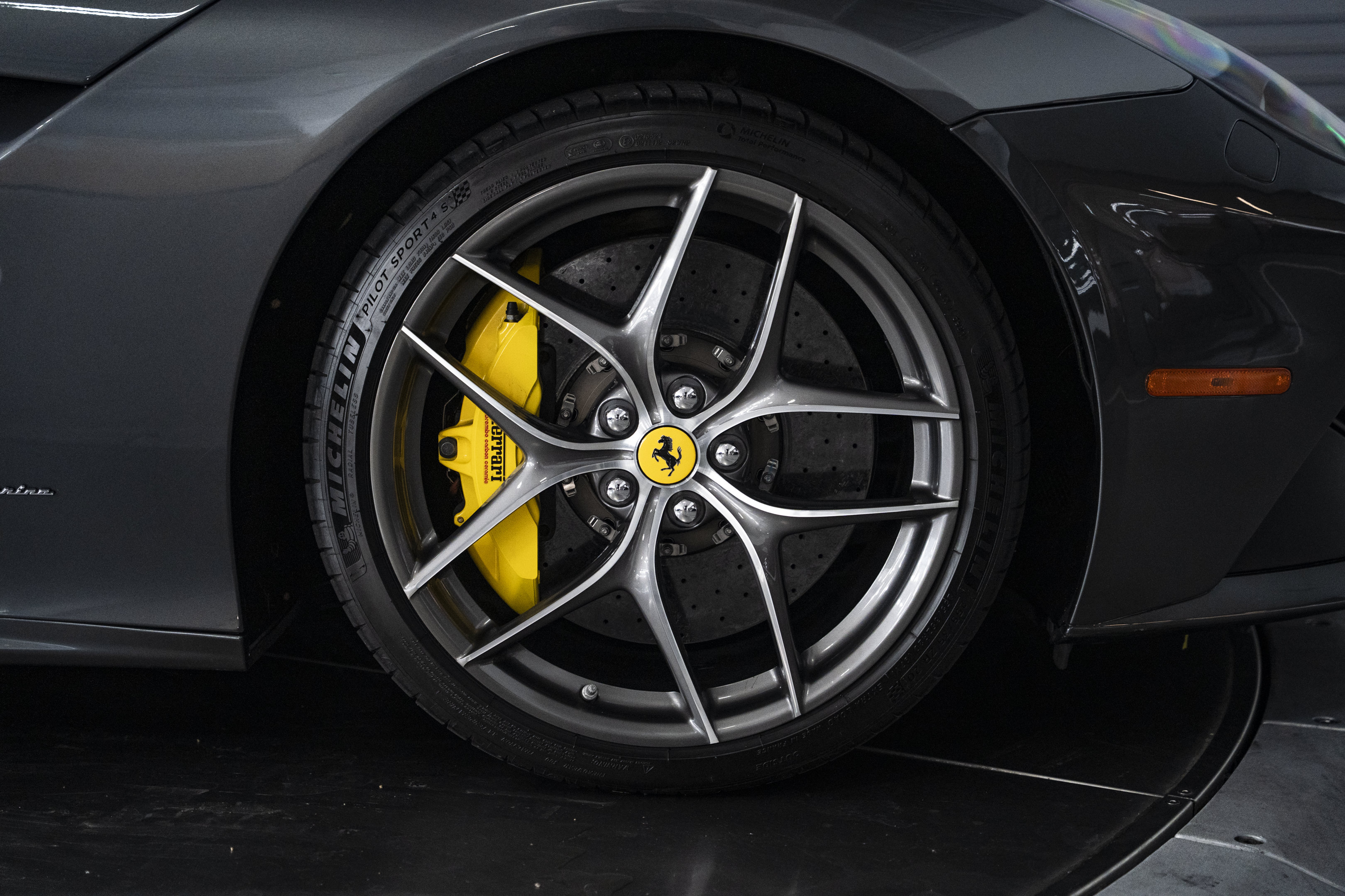 Used 2014 Ferrari F12 Berlinetta RWD image 16