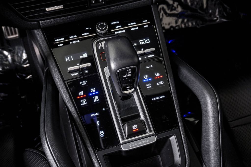 Certified 2023 Porsche Cayenne S Platinum image 22
