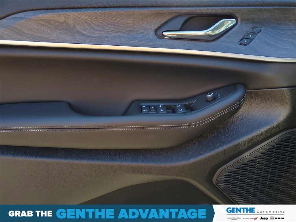 Certified 2024 Jeep Grand Cherokee Limited image 12