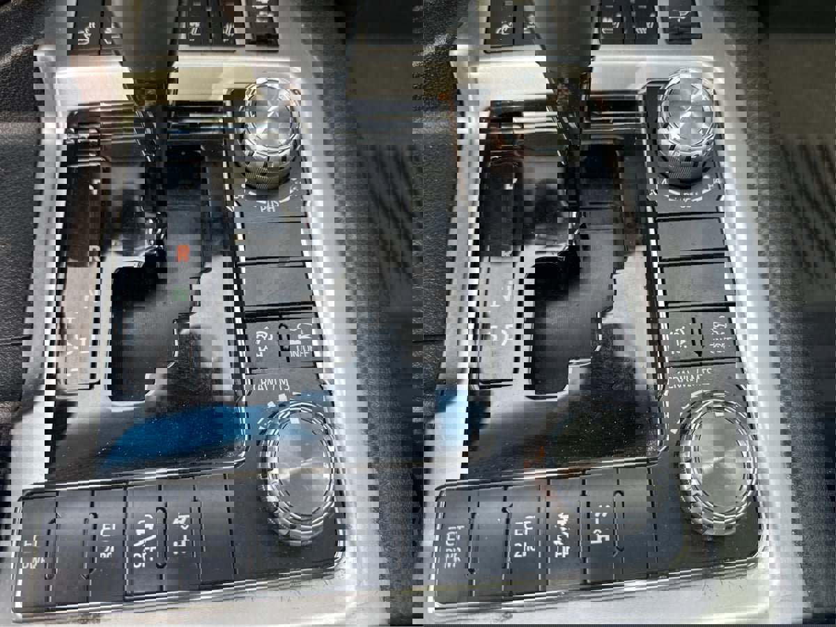 Used 2018 Toyota Land Cruiser image 39