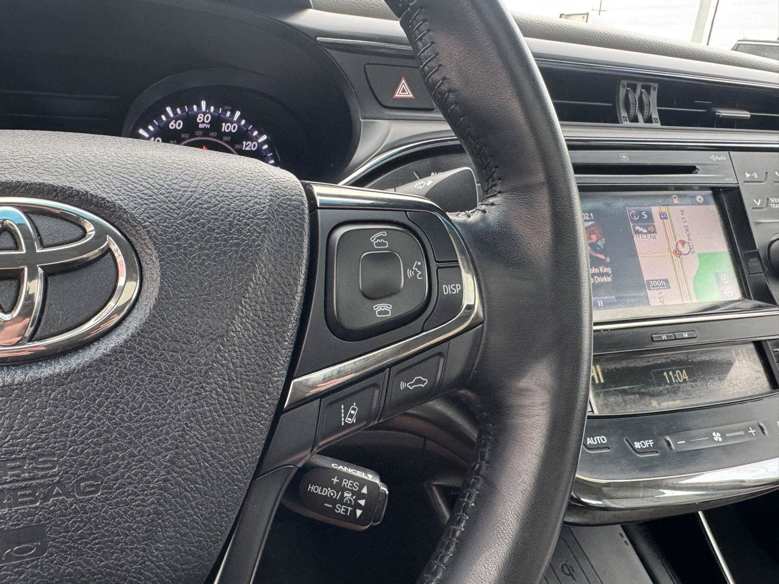 Used 2018 Toyota Avalon Limited FWD image 19